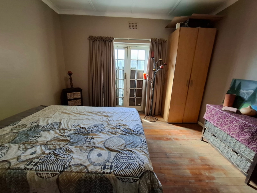 4 Bedroom Property for Sale in Oakdale Western Cape